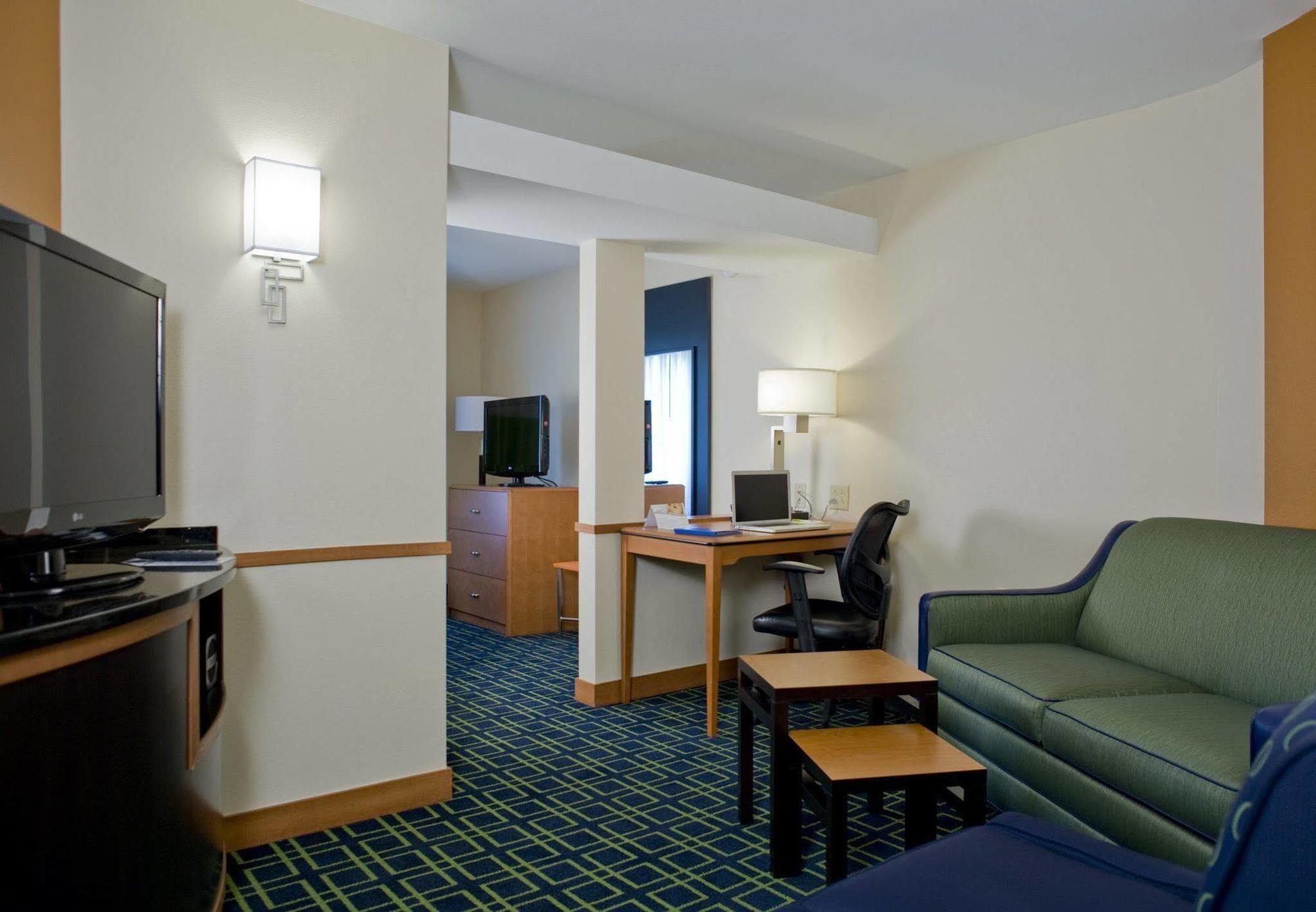 Fairfield Inn & Suites Columbus Chambre photo